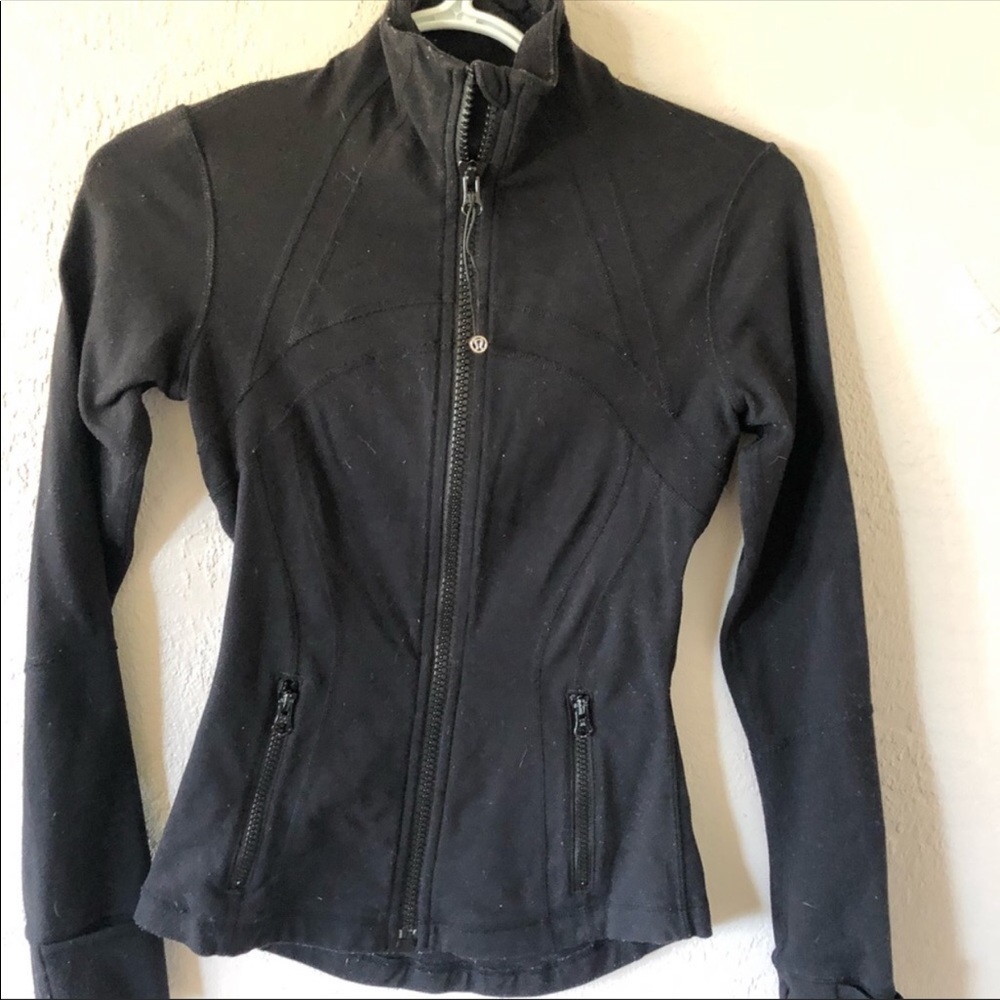 black lululemon jacket